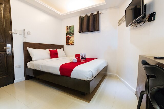 レッドドアーズ プラス アット ポブラシオン マカティ