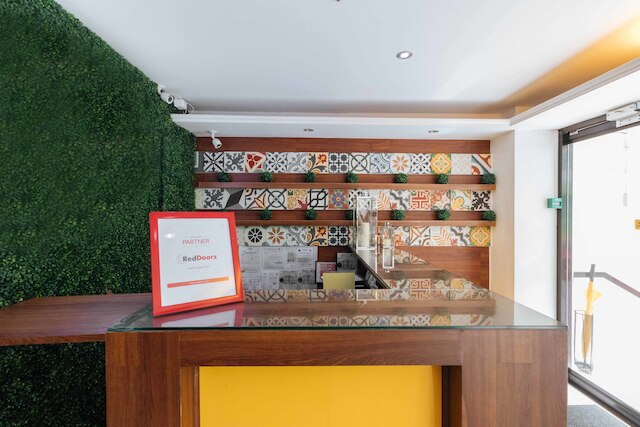 レッドドアーズ プラス アット ポブラシオン マカティ