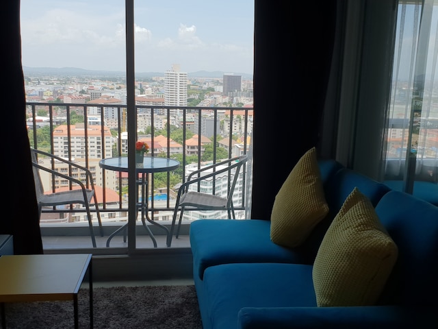 セントリック ロイヤル バイ スイミング プール