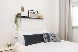 バウハウス ブティック バイ TLV2 レント