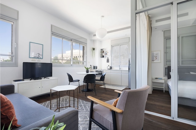 バウハウス ブティック バイ TLV2 レント