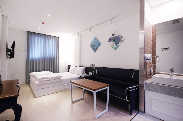 ホテル インソムニア