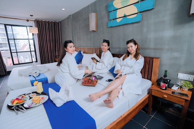 グランド エレベーション ホテル