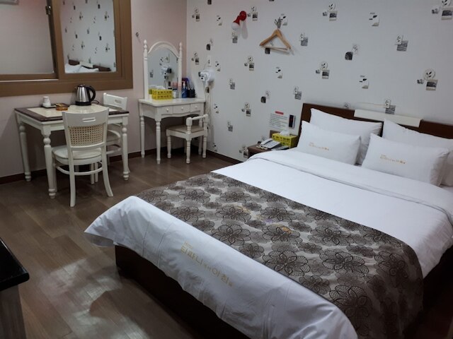 ブレックファスト アット ティファニーズ モーテル