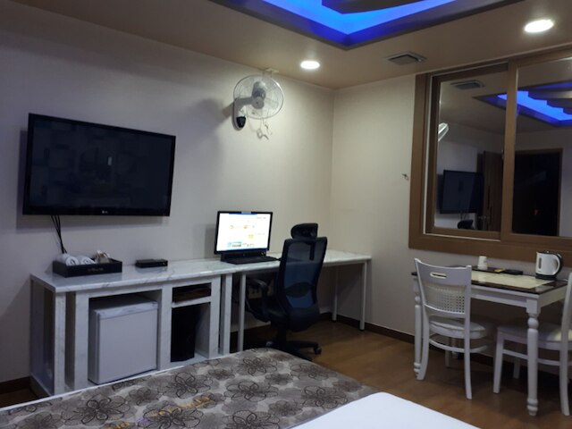 ブレックファスト アット ティファニーズ モーテル