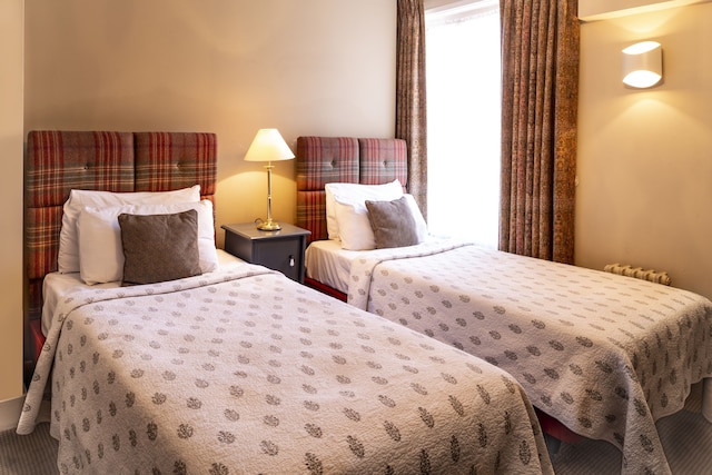 ザ フィールディング ホテル