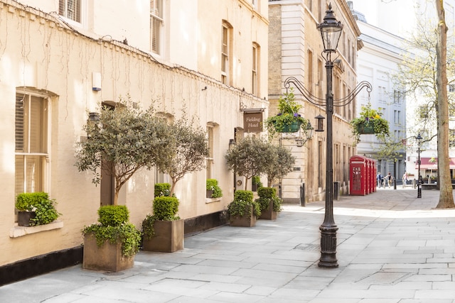 ザ フィールディング ホテル