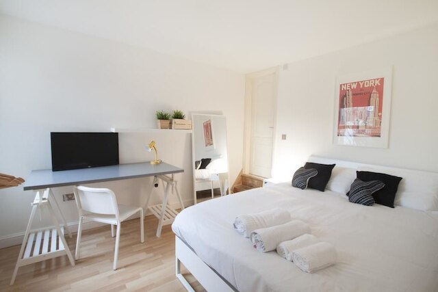 ウィンブルドン サウス バイ アロー ハウジング