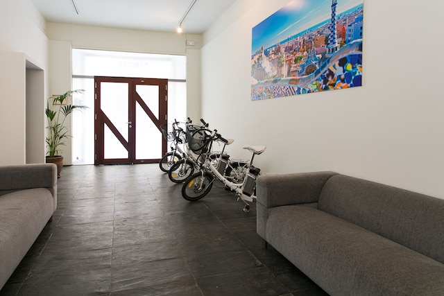 4 ルームズ バルセロナ