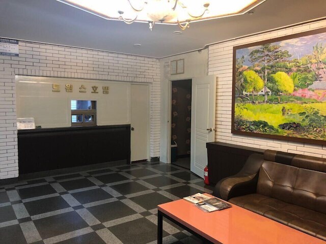 ツインズ ホテル