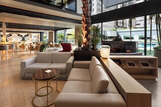 ザ レベル アット メリア カスティージャ