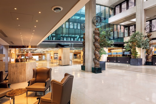 ザ レベル アット メリア カスティージャ