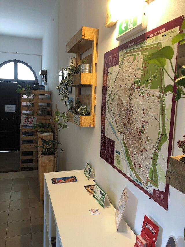 ロウ コスト フェラーラ