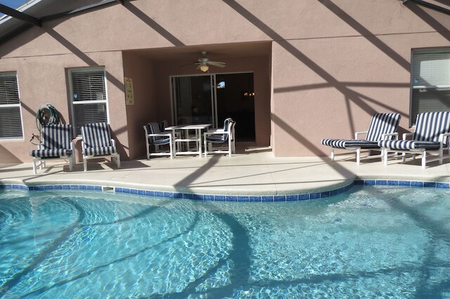 キシミー メインゲート プール ホームズ バイ SOVH