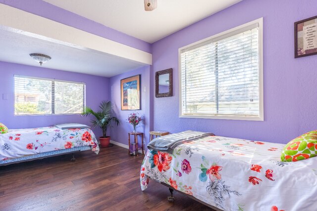 ビューティフル ホーム ウィズ レッド ロック ビュー