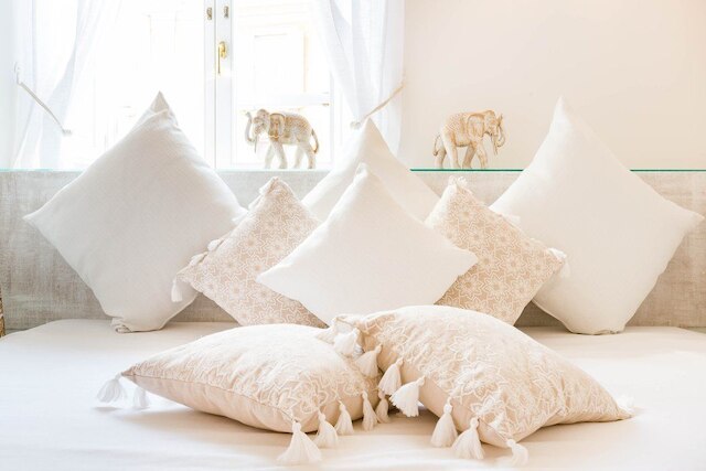 パンテオン ラグジュアリー ゴールド アパートメント