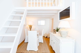 パンテオン ラグジュアリー ゴールド アパートメント