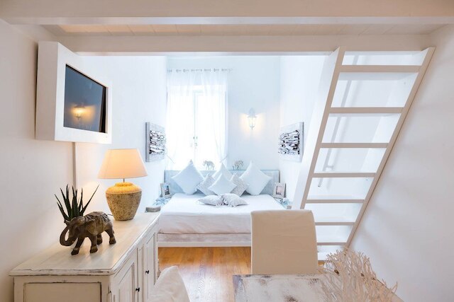 パンテオン ラグジュアリー ゴールド アパートメント