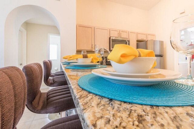 オーク アイランド コーブ ホームズ バイ アトラス VH