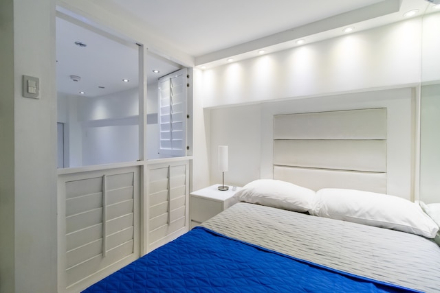 アルコーブス グリーンベルト パーク プレイス マカティ