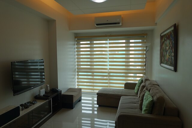 ラグジュアリー コンド アット フォーブスウッド パークレーン