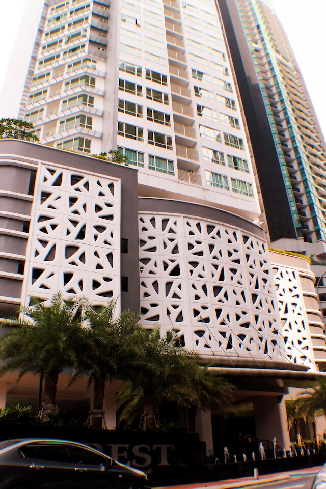 クレスト レジデンス