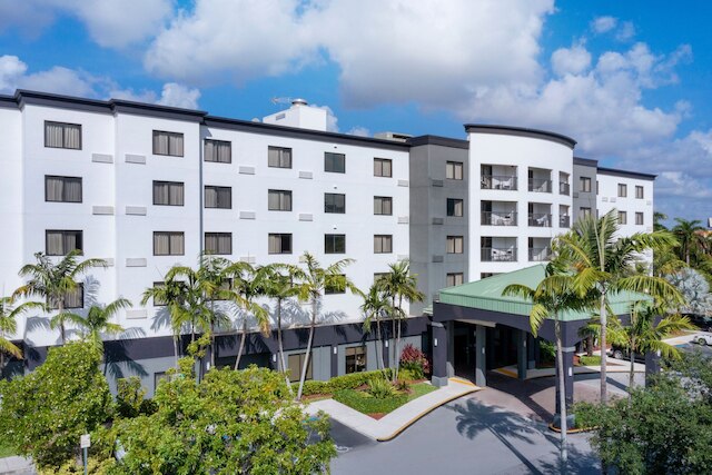 コートヤード バイ マリオット マイアミ アット ドルフィン モール