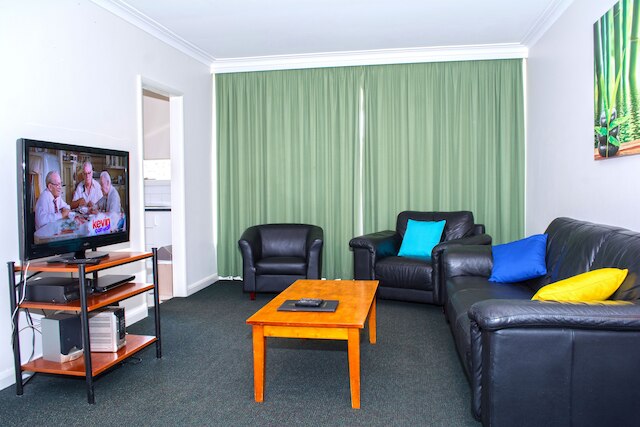 アレクサンダー モーター イン & アパートメンツ