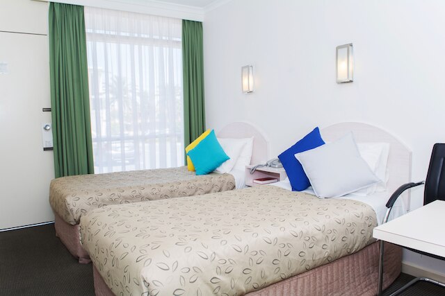 アレクサンダー モーター イン & アパートメンツ