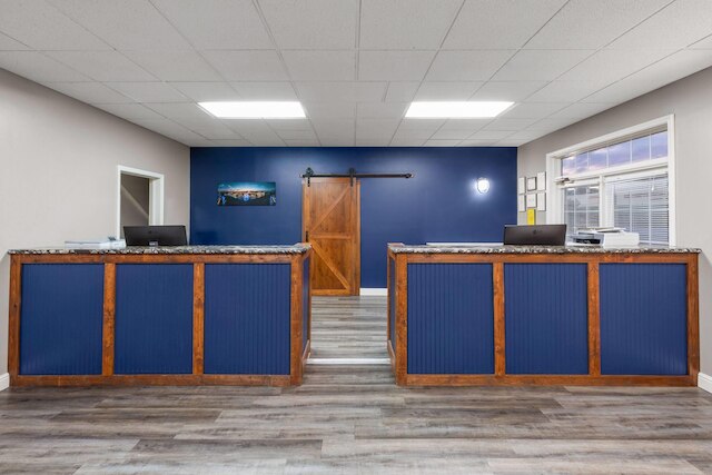 エンジェル イン ニア IMAX、ア ワイナム バイ トラベロッジ