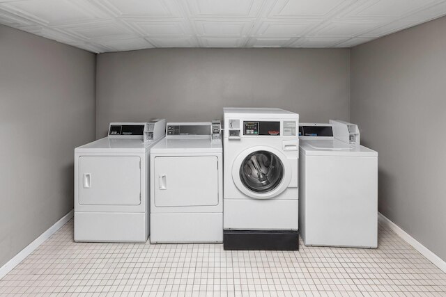 エンジェル イン ニア IMAX、ア ワイナム バイ トラベロッジ