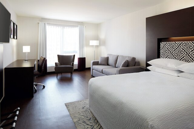 フォーポイントバイシェラトン・レヴィ・コンベンションセンター