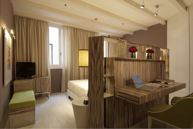 シーナ センチュリオン パレス