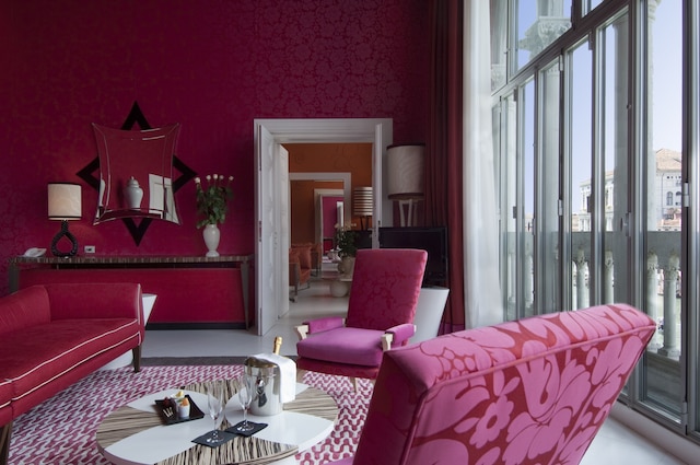 シーナ センチュリオン パレス