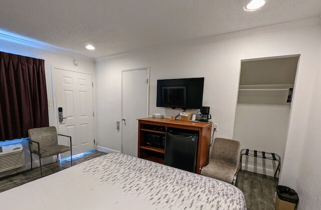 デラックス イン