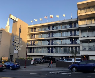 ロイヤル パシフィック モーター イン