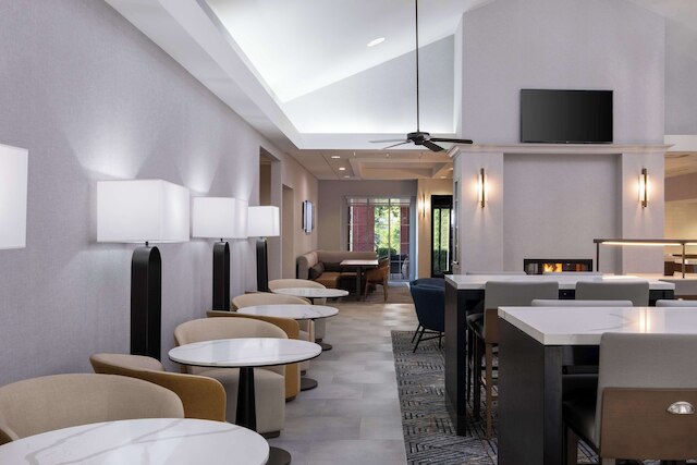 ホームウッド スイーツ メッドフォード