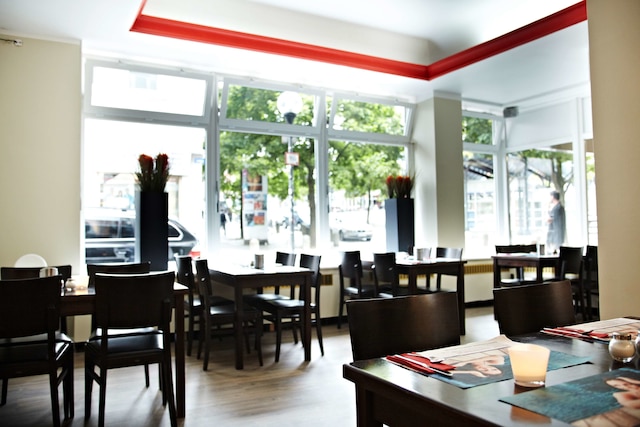 ホテル オストズィーハレ キール バイ プルミエール クラス