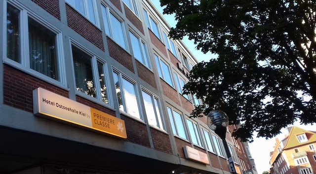 ホテル オストズィーハレ キール バイ プルミエール クラス