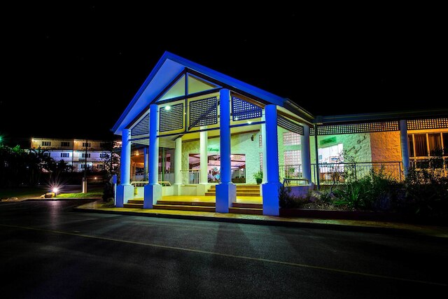 クガリ ビーチ リゾート