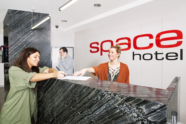 スペース ホテル