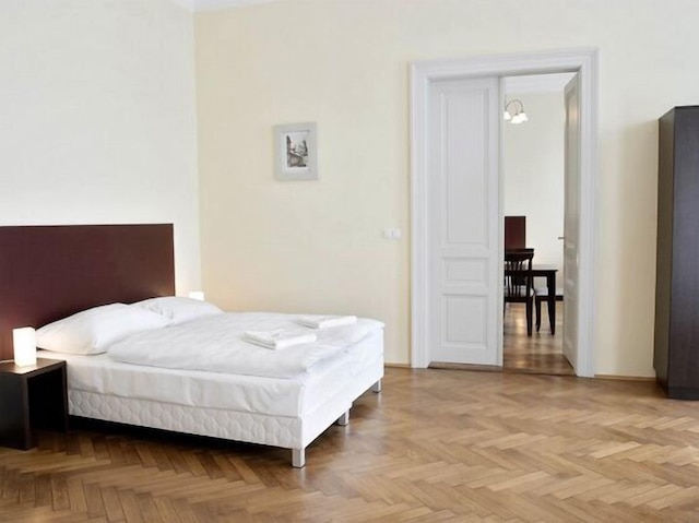 リバービュー パレス アパートメンツ