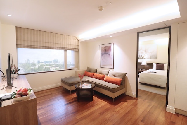 ザ・クォーター・サラデーン バイ UHG