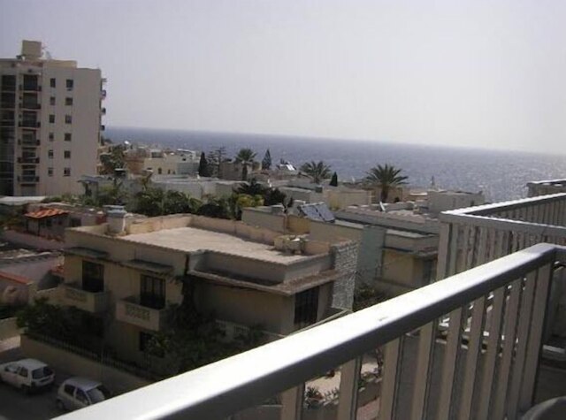 カルドール アパートメンツ