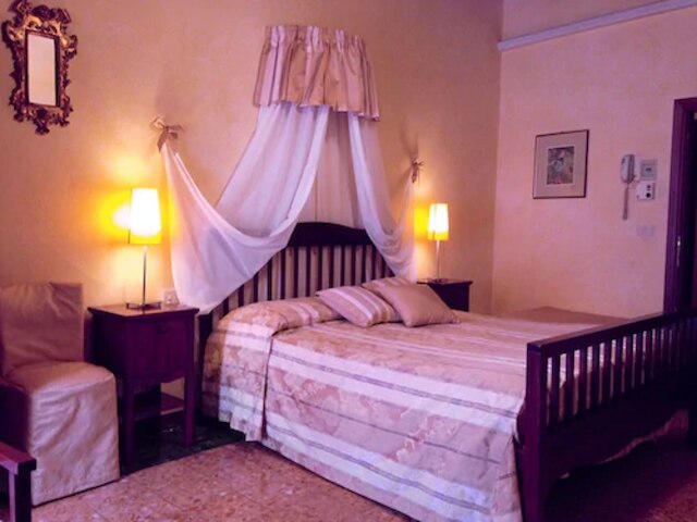 ツーリスト ハウス