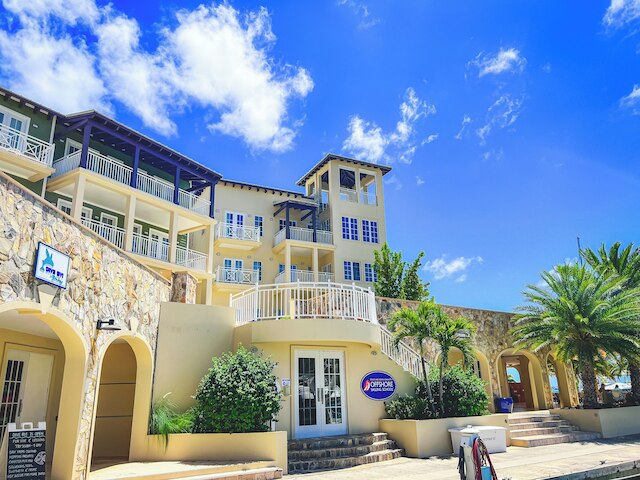 スクラブアイランドリゾート、スパ&マリーナ