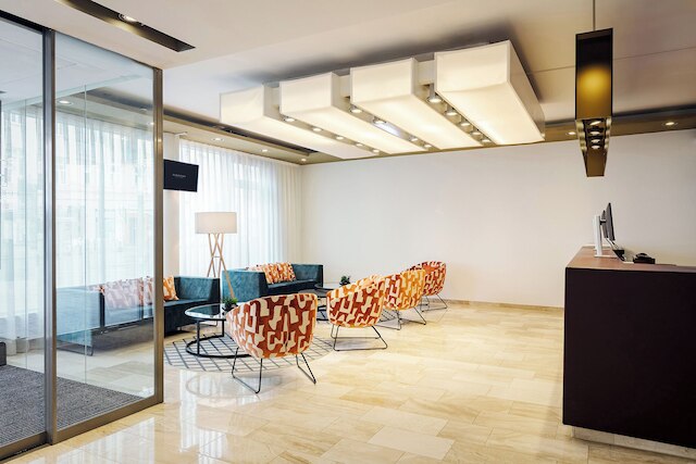 ホテル ユーロスターズ エンバシー