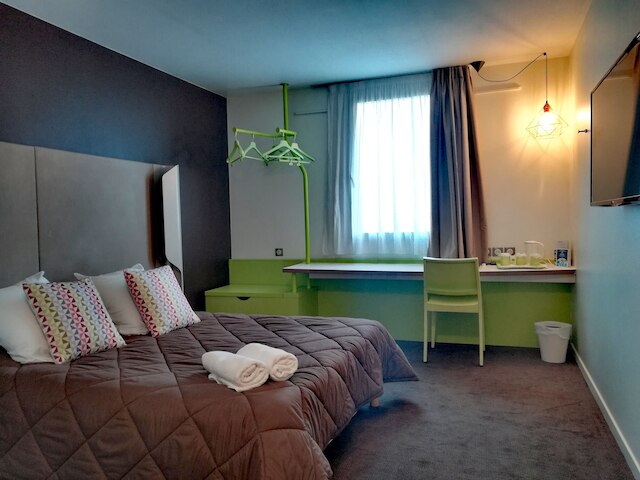 カンパニール ロワシー - アエロポール CDG - ル メニル アムロー