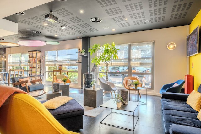 カンパニール ロワシー - アエロポール CDG - ル メニル アムロー