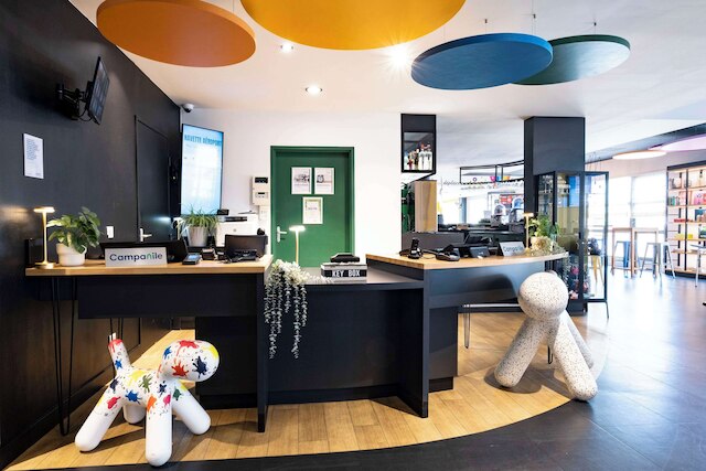 カンパニール ロワシー - アエロポール CDG - ル メニル アムロー